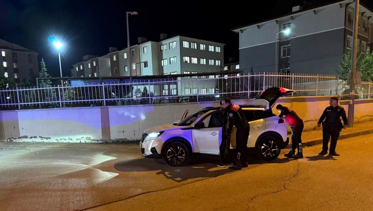 Polisten kız yurtları önünde sıkı denetim Polisten kız yurtları önünde sıkı denetim