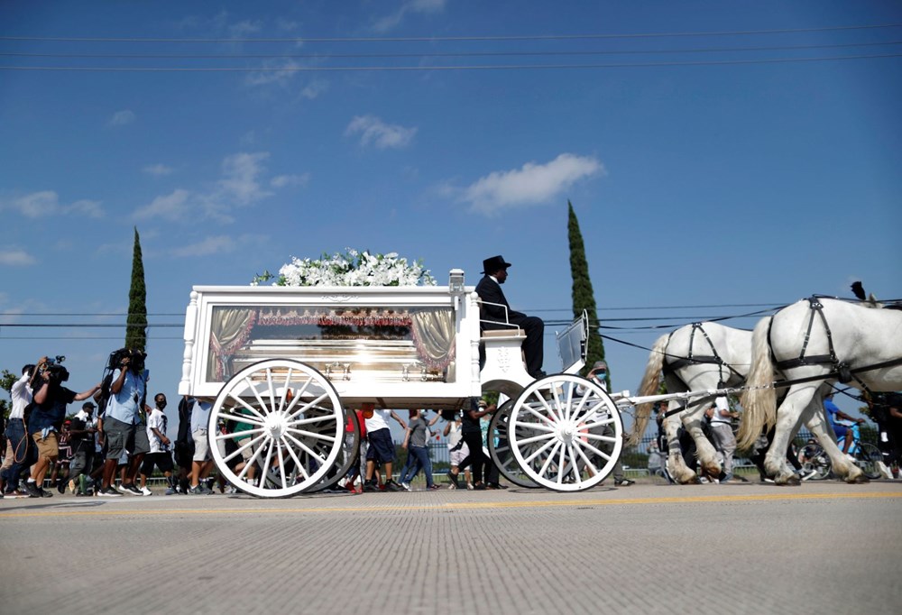 ABD'de polis şiddetiyle öldürülen George Floyd toprağa verildi - 16