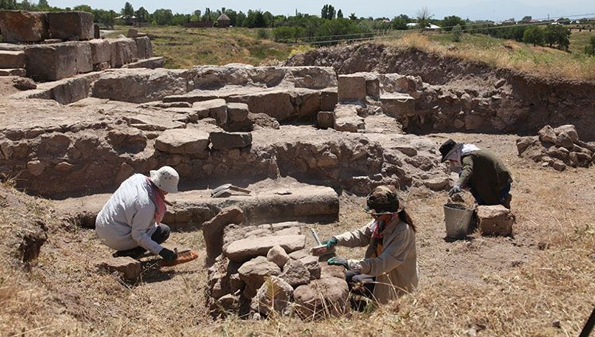 Bitlis'teki arkeolojik kazılarda Erken Tunç Çağı'na ait yaşam izlerine ulaşıldı