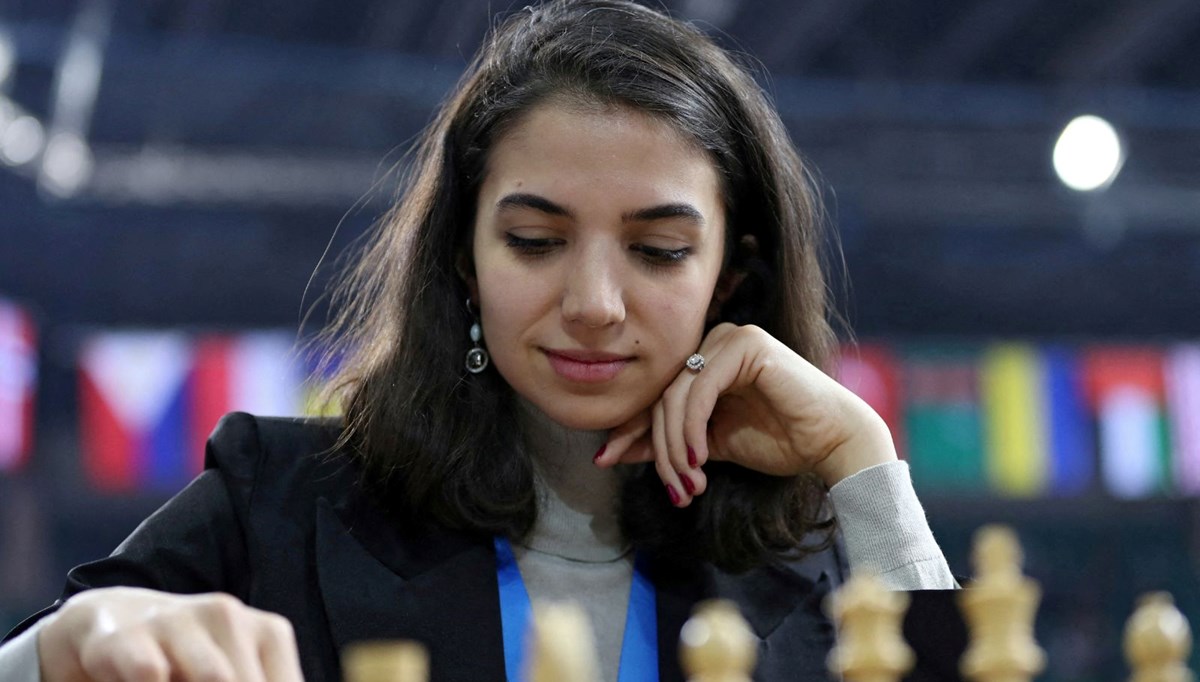 Şampiyonada başörtüsü takmayan İranlı satranç oyuncusuna İspanya'dan vatandaşlık