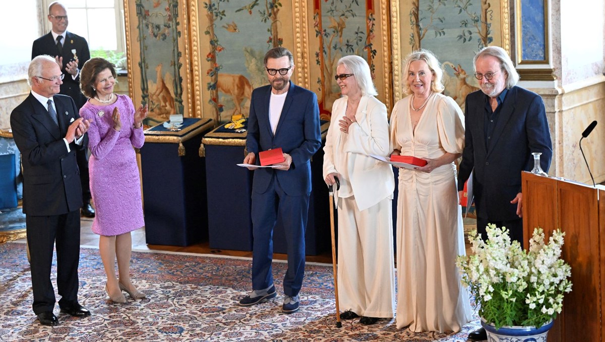 İsveçli pop müzik grubu ABBA'nın üyelerine şövalyelik ünvanı verildi İsveçli pop müzik grubu ABBA'nın üyelerine şövalyelik ünvanı verildi