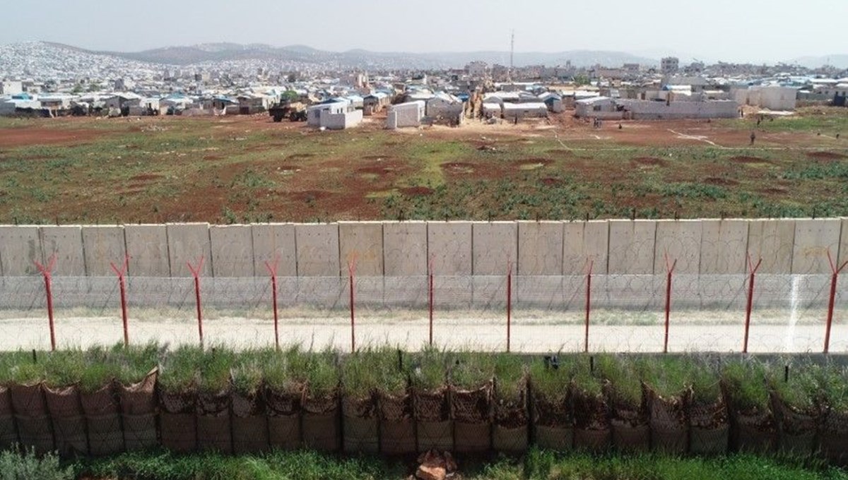 Hatay'da bir ucu Suriye'de olan 100 metrelik tünel bulundu Hatay'da bir ucu Suriye'de olan 100 metrelik tünel bulundu