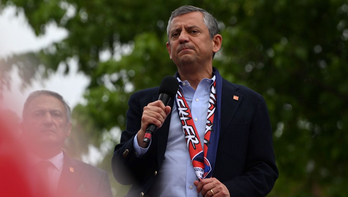 Özgür Özel'den 