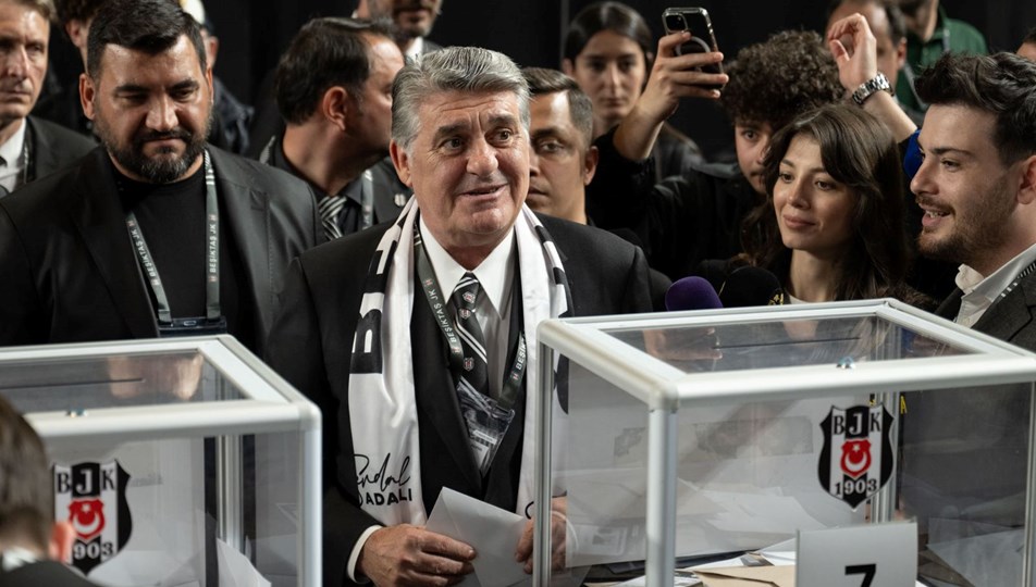 Serdal Adalı: "Bayraklarınızı sandıktan çıkarın"