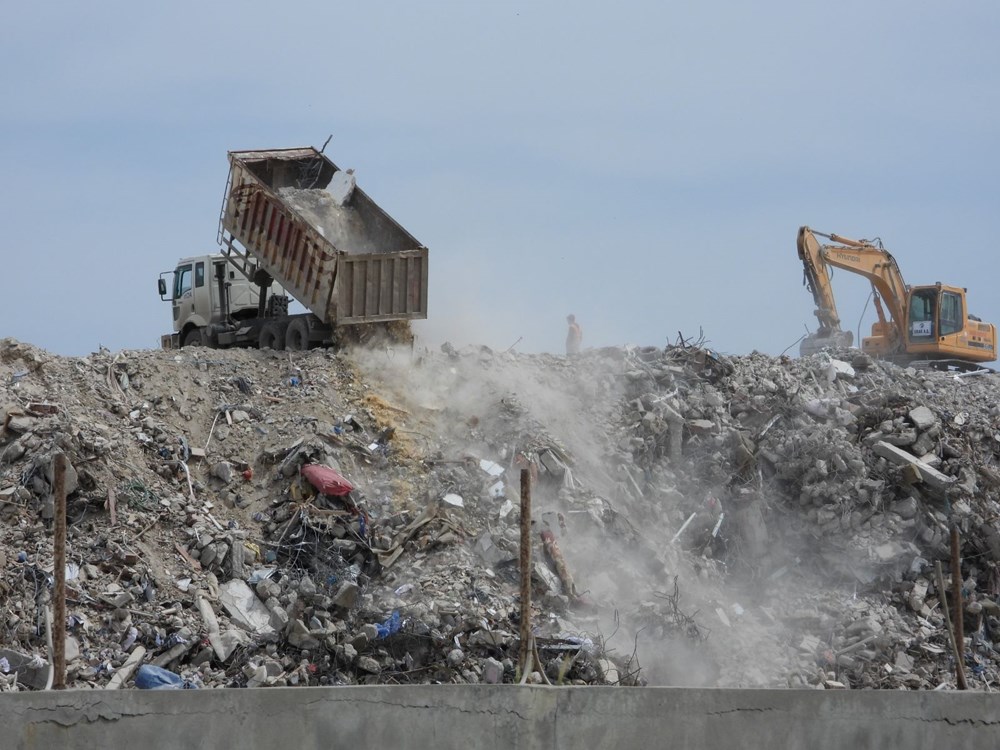 Türkiye’nin kuş cenneti Samandağ'a molozlar dökülüyor - 5