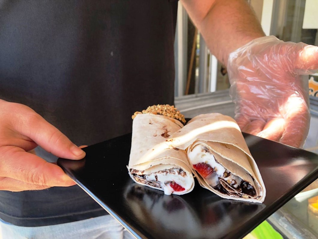 Kulahta Cig Kofteye Kizip Lavasta Dondurma Satmaya Basladi Ntv