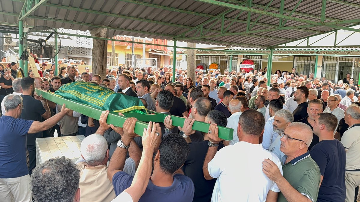 Asansör kazasında hayatını kaybeden genç anne toprağa verildi