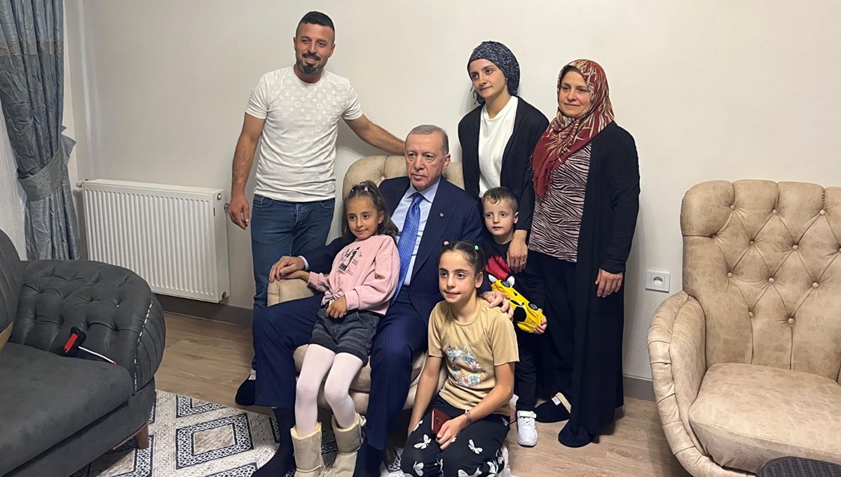 Cumhurbaşkanı Erdoğan, afetzede aileyi ziyaret etti Cumhurbaşkanı Erdoğan, afetzede aileyi ziyaret etti