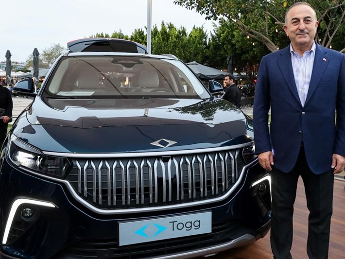 Türkiye'nin ilk yerli otomobili: Devrim (Tülomsaş Müzesi Devrim Arabası)