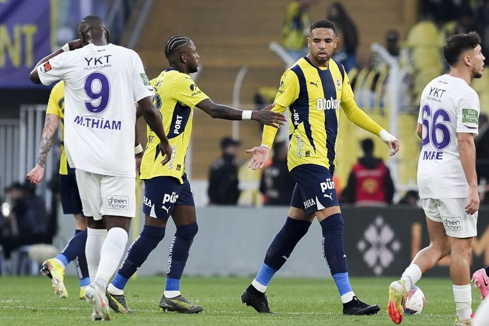 Fenerbahçe taraftarıyla atıştı, menajerine talimat verdi: "Bana kulüp bul" 76