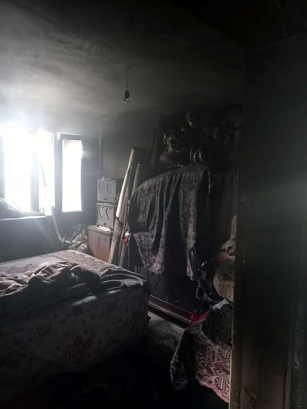 Eski eşini eve kilitleyip daireyi ateşe verdi - 3