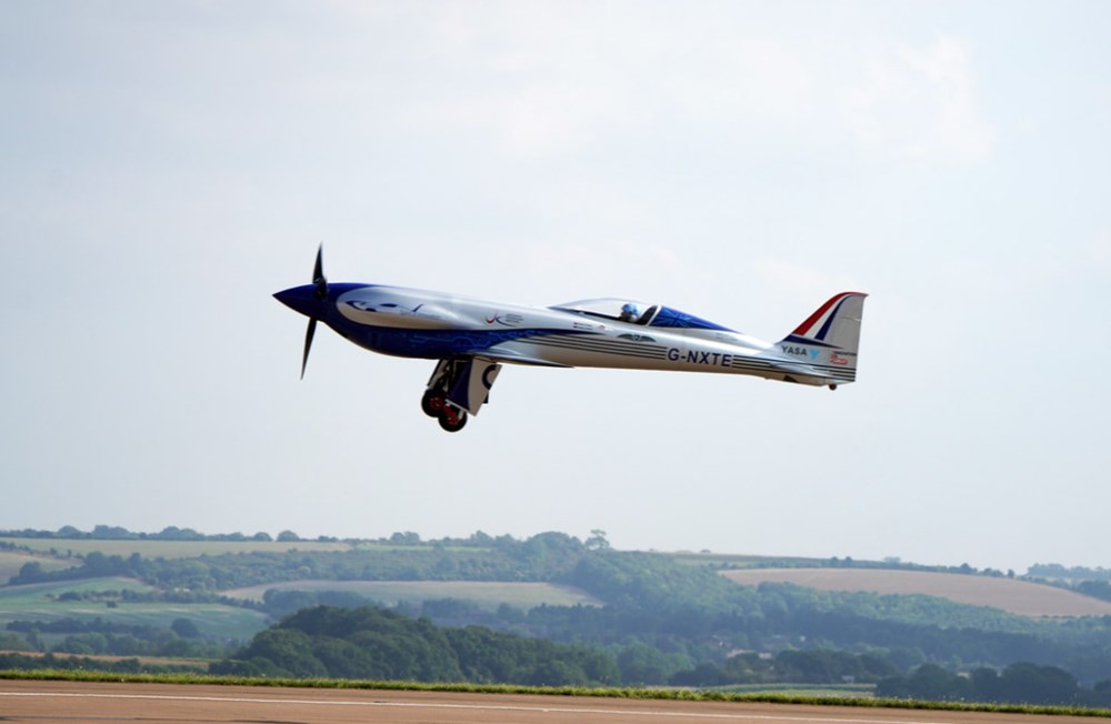 Dünyanın en hızlı elektrikli uçağı tanıtıldı: Saatte 620 km hızla rekor kırdı - 10