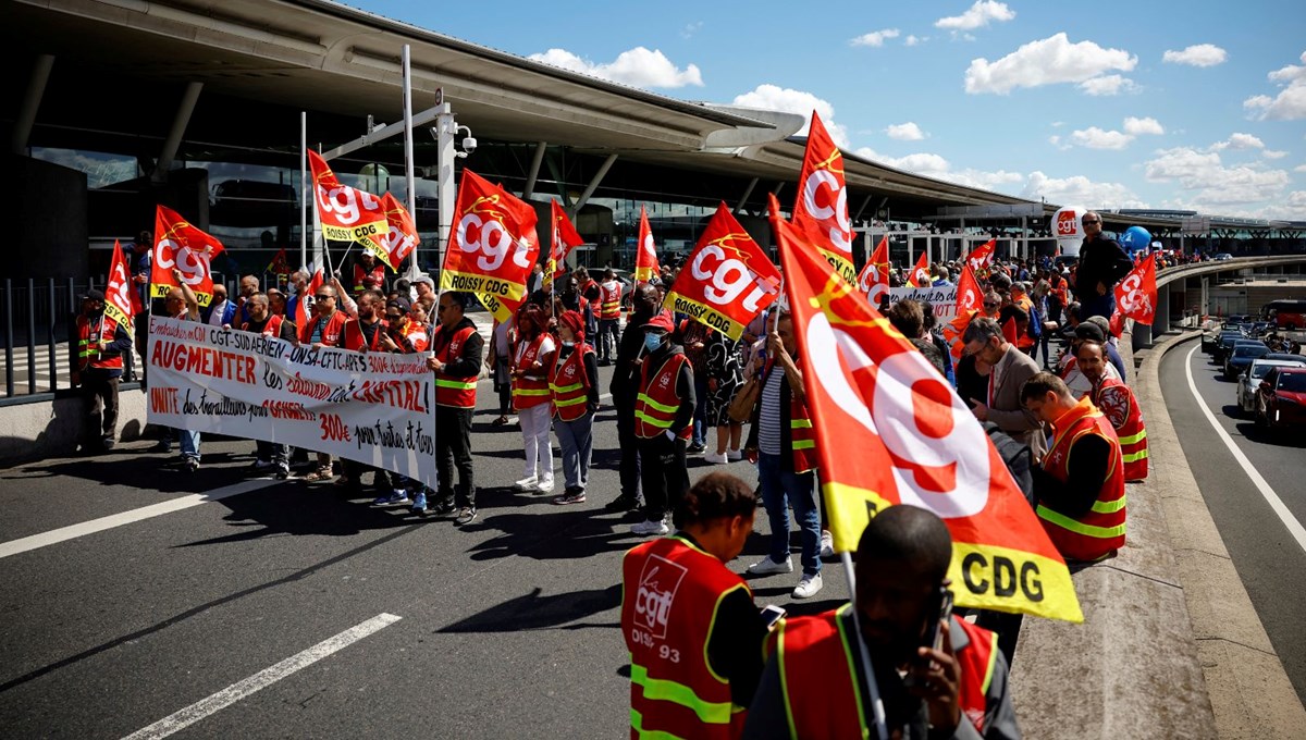 Paris’te havalimanı çalışanları greve gitti, uçuşların yüzde 10’u iptal edildi
