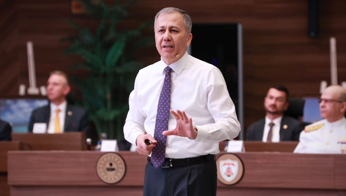 İçişleri Bakanı Yerlikaya bazı milletvekilleriyle bir araya geldi İçişleri Bakanı Yerlikaya bazı milletvekilleriyle bir araya geldi