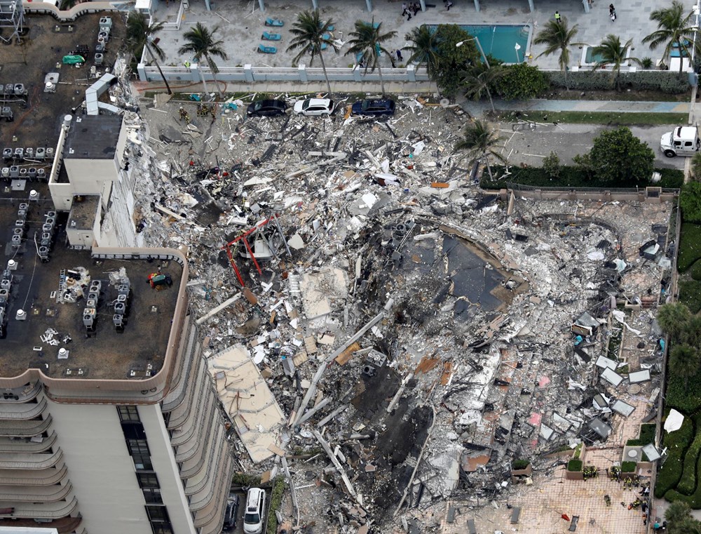 Biden visited: Race against time in collapsed building - 4
