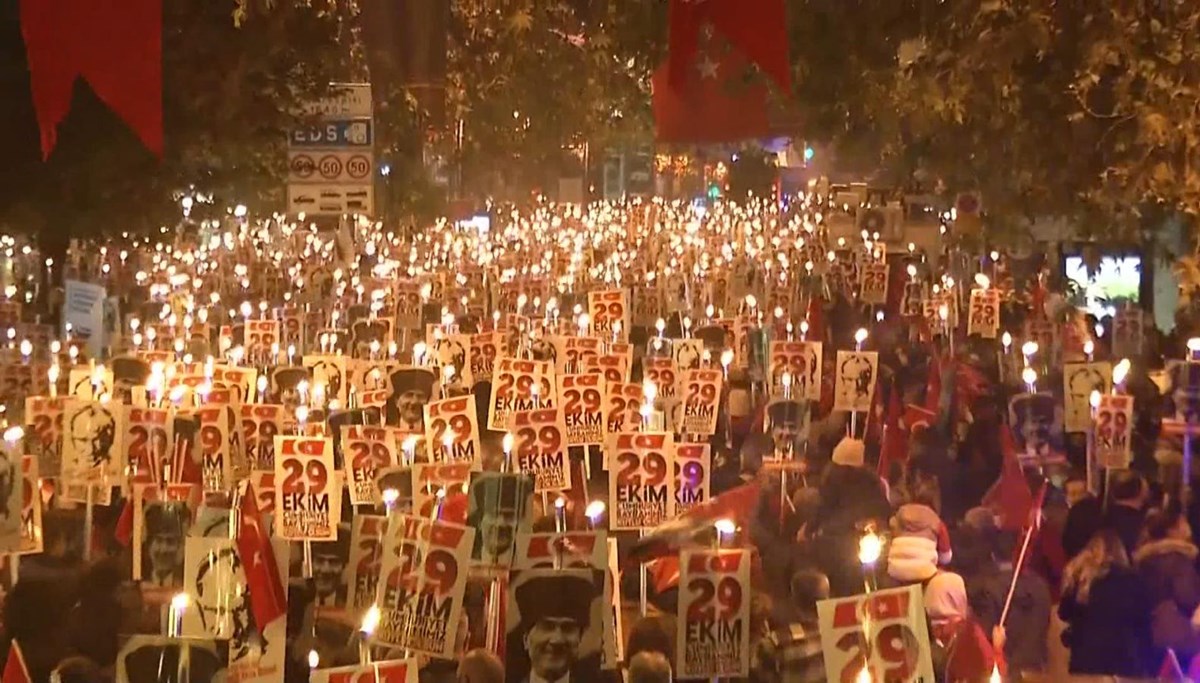Tüm yurtta 29 Ekim Cumhuriyet Bayramı coşkusu