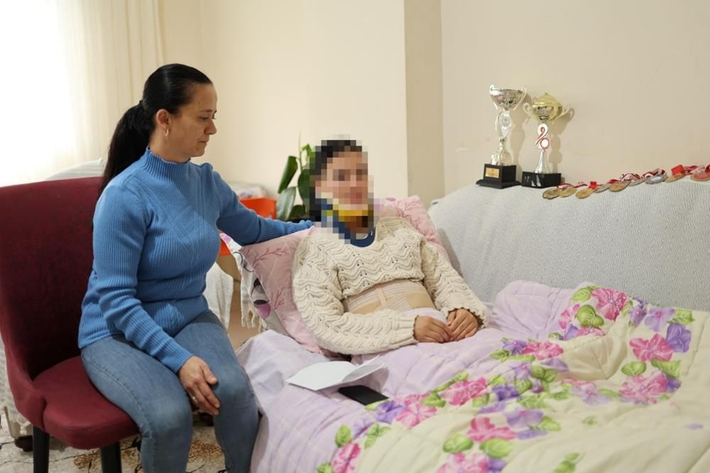 Genç Nilsu, TikTok’taki “ölüm çelmesi” akımının kurbanı oldu | 1 yıldır hazırlandığı maçı kaçıracak - 7