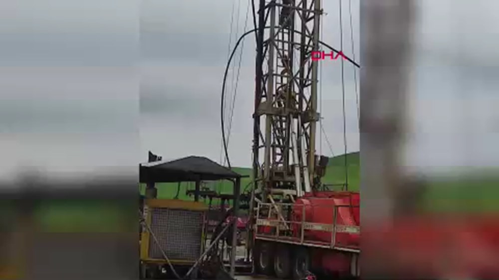 Diyarbakır’da petrol kuyusunda patlama: Ölü ve yaralılar var 5 Diyarbakır’da petrol kuyusunda patlama: 1 ölü, 1 yaralı - 6