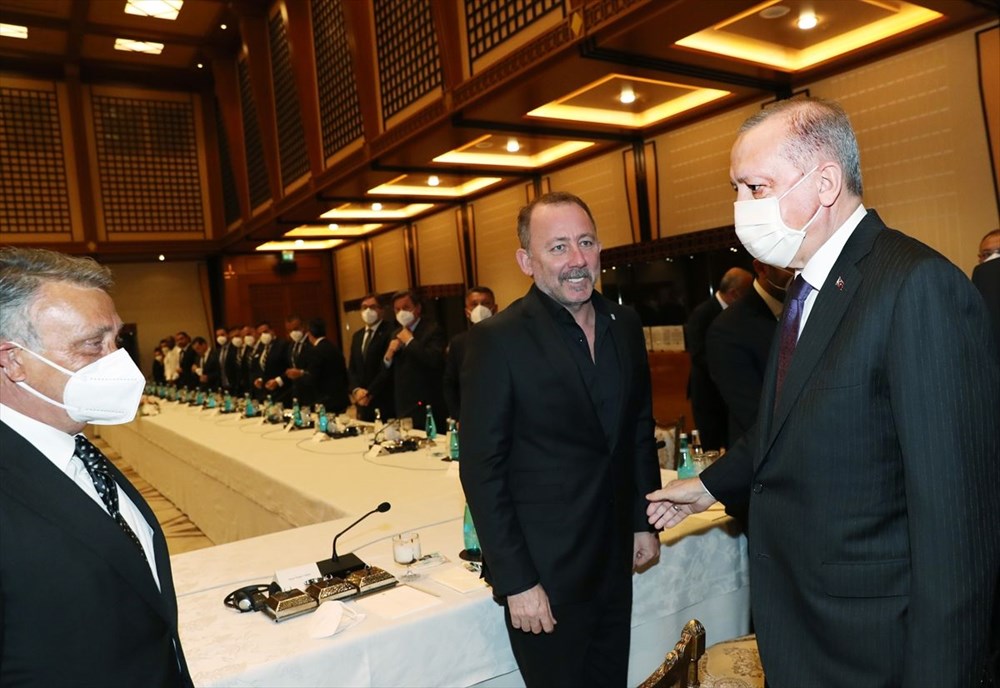 Cumhurbaşkanı Erdoğan, Beşiktaş yöneticilerini ve futbolcularını kabul etti - 1