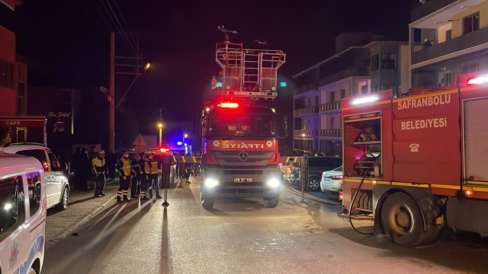 Karabük'te korkutan yangın: 5 kişi dumandan etkiledi - 2