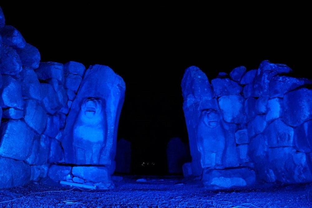 Kültür varlıkları maviye büründü - 7