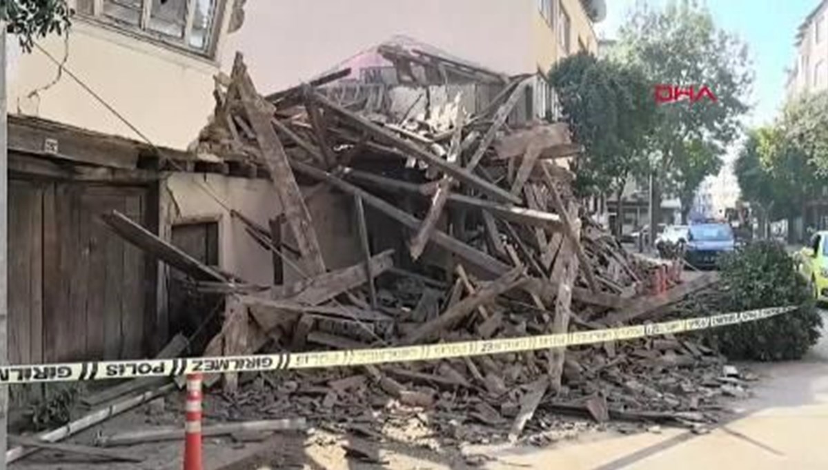 Bursa'da 2 katlı metruk bina çöktü Bursa'da 2 katlı metruk bina çöktü