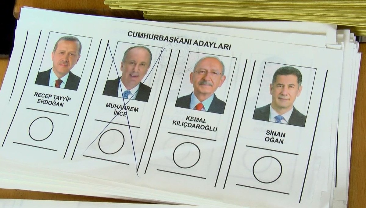 Sultangazi'de oy pusulalarında Muharrem İnce'ye 'çarpı' tartışması Sultangazi'de oy pusulalarında Muharrem İnce'ye 'çarpı' tartışması