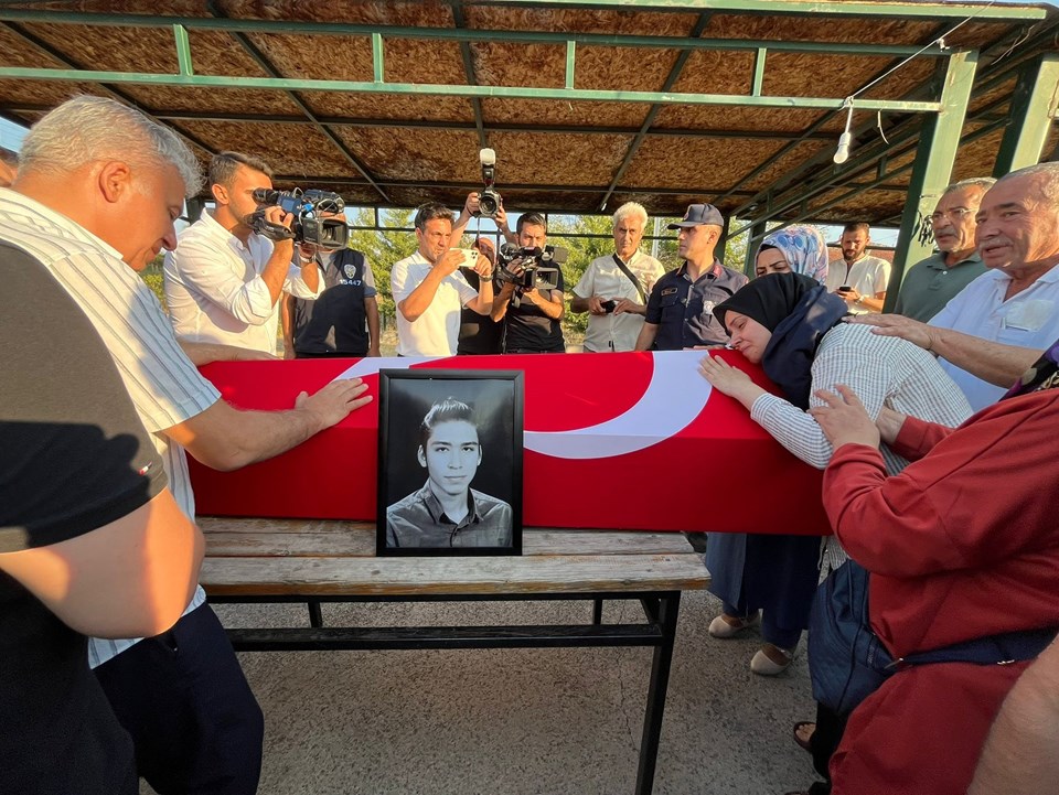 Eskişehir'deki yangında şehit düşen şehitler sonsuzluğa uğurlanıyor - 2