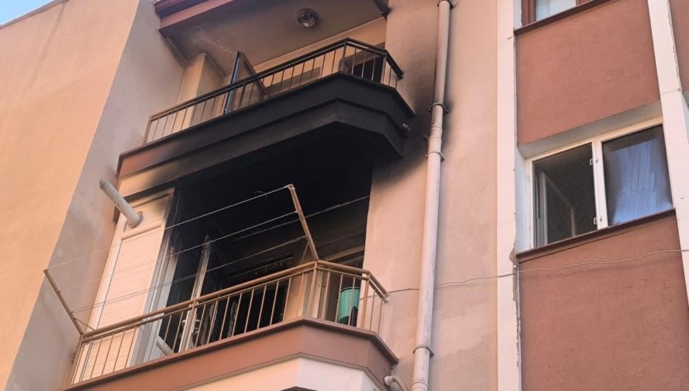 Yangında acı son: Balkondan atladı, öldü