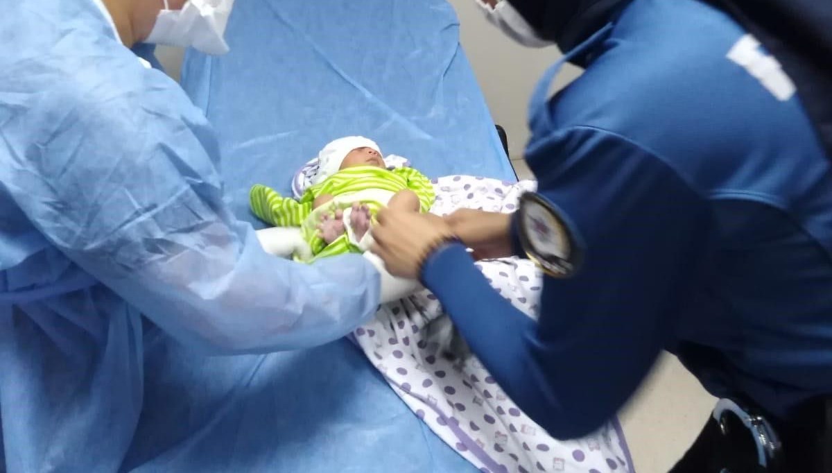 Cami avlusunda 5 günlük bebek NTV