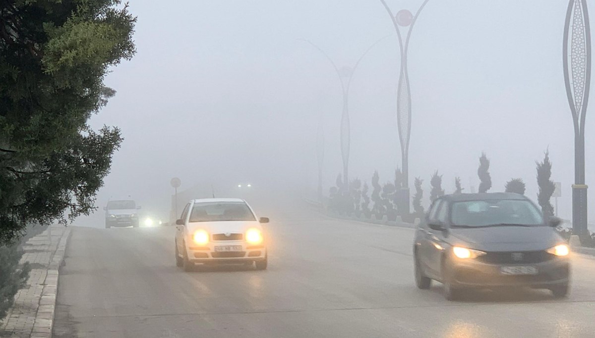 Karaman’da yoğun sis görüş mesafesini düşürdü