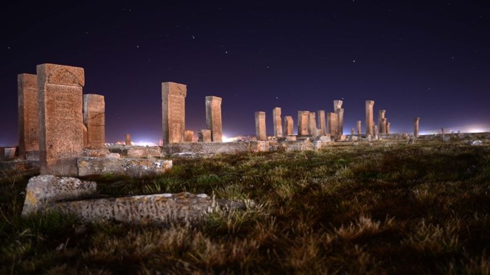 Dünyanın en büyük Türk-İslam mezarlığı: Ahlat Selçuklu Meydan Mezarlığı - 8