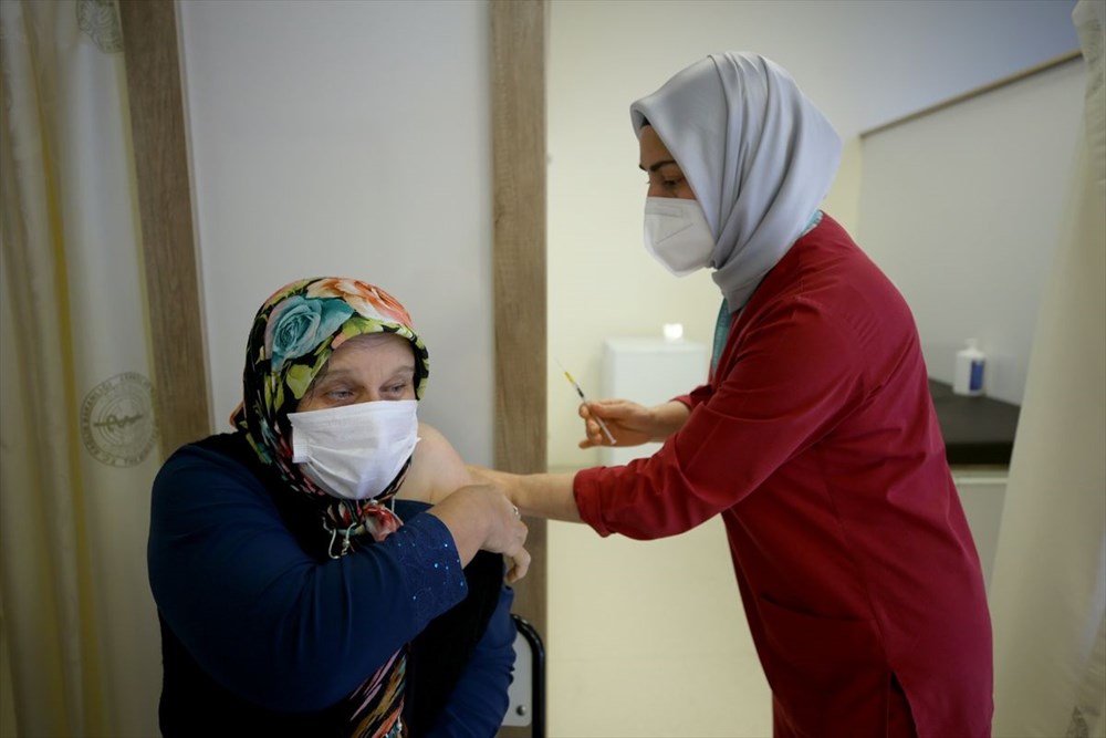 55 yaş ve üzeri vatandaşlar Covid-19'a karşı aşılanmaya başladı - 2