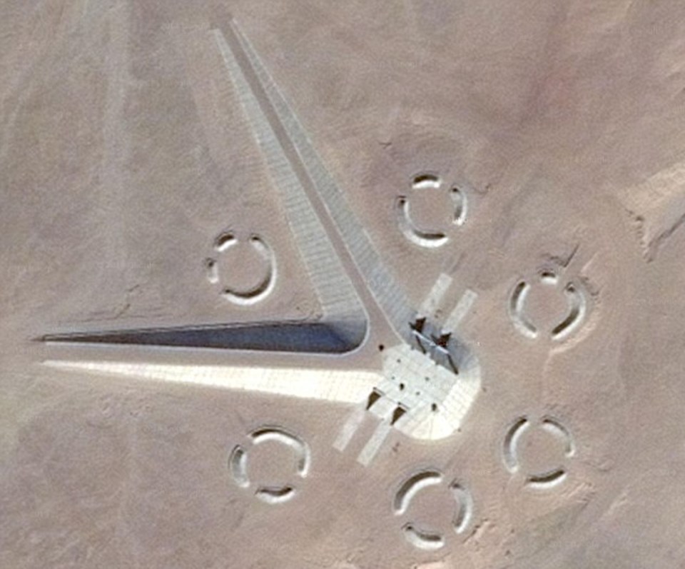 Mısır çölünde UFO izi - 1