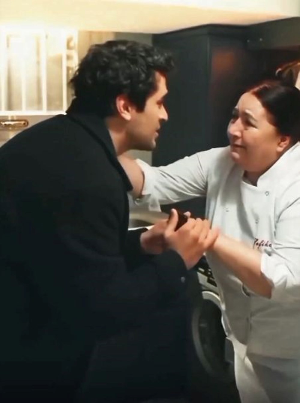 Yalı Çapkını'nın Şefika'sından Ferit ve Seyran'a Gönülden Sözler 77