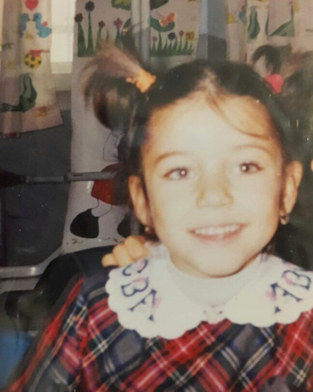 Afra Saraçoğlu: Maddi sıkıntı beni erken olgunlaştırdı - 11