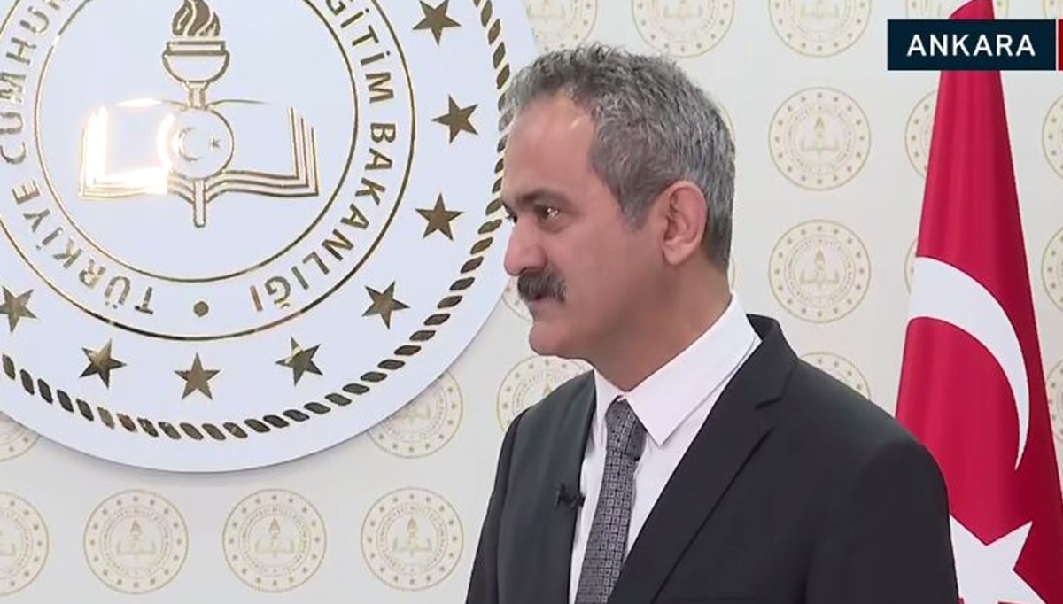 MEB'den depremzede öğrenciler için telafi eğitimi kararı (Bakan Özer telafi eğitimi tarihlerini NTV'de açıkladı) MEB'den depremzede öğrenciler için telafi eğitimi kararı (Bakan Özer telafi eğitimi tarihlerini NTV'de açıkladı)