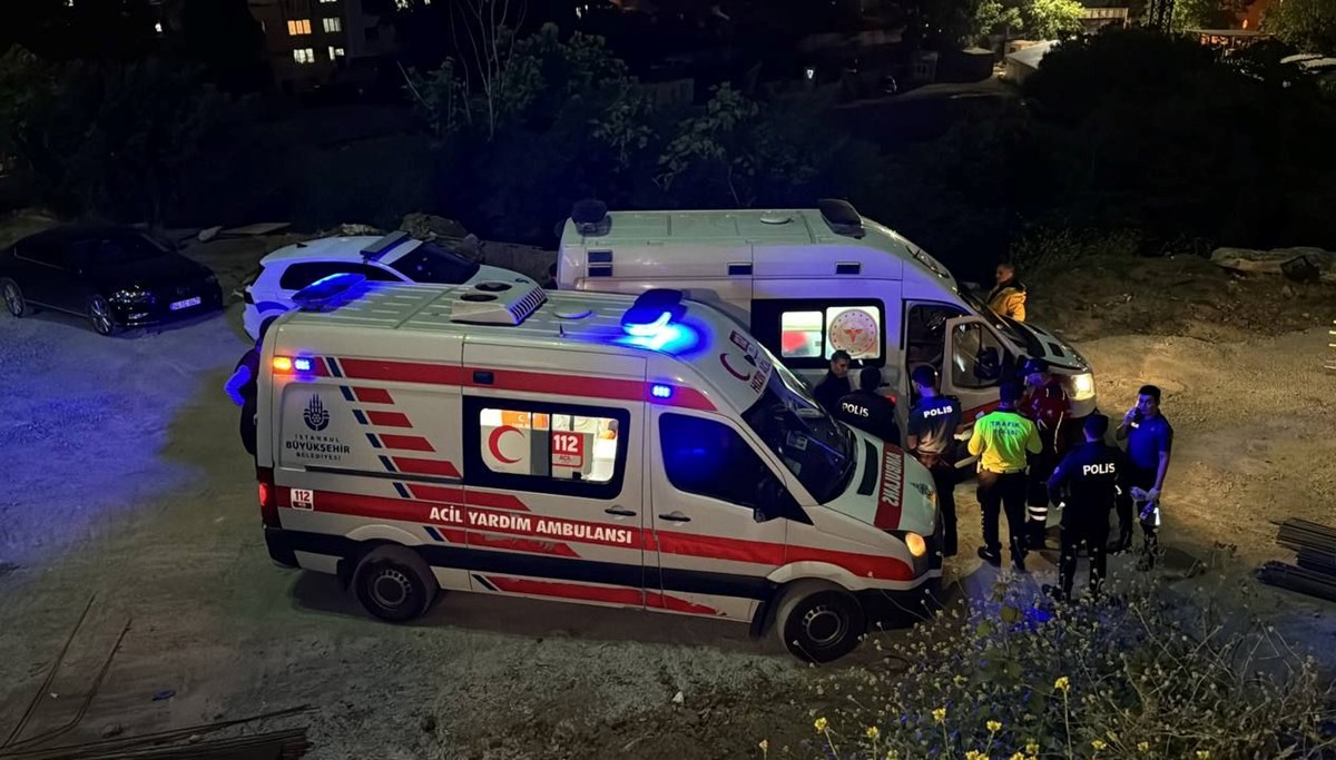 Eyüpsultan'da otomobil inşaat alanına düştü: Sürücü öldü