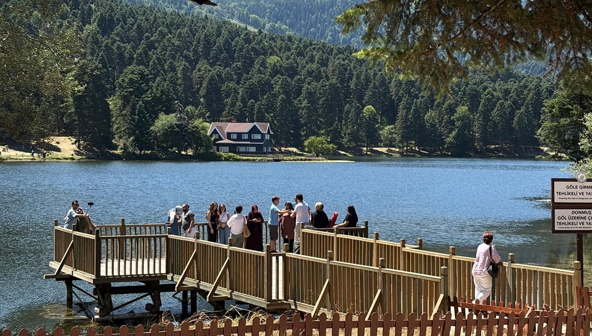 Gölcük Tabiat Parkı'na ziyaretçi akını Gölcük Tabiat Parkı'na ziyaretçi akını