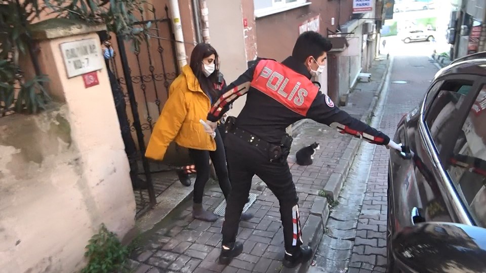 İstanbul'da erkek arkadaşını bıçakla yaraladı - 2