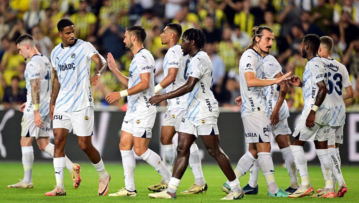Fenerbahçe'nin UEFA kadrosu açıklandı: 9 isim yok Fenerbahçe'nin UEFA kadrosu açıklandı: 9 isim yok