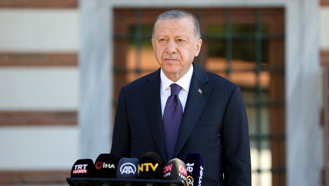 Cumhurbaşkanı Erdoğan cuma namazını Hz Ali Camisi'nde kıldı