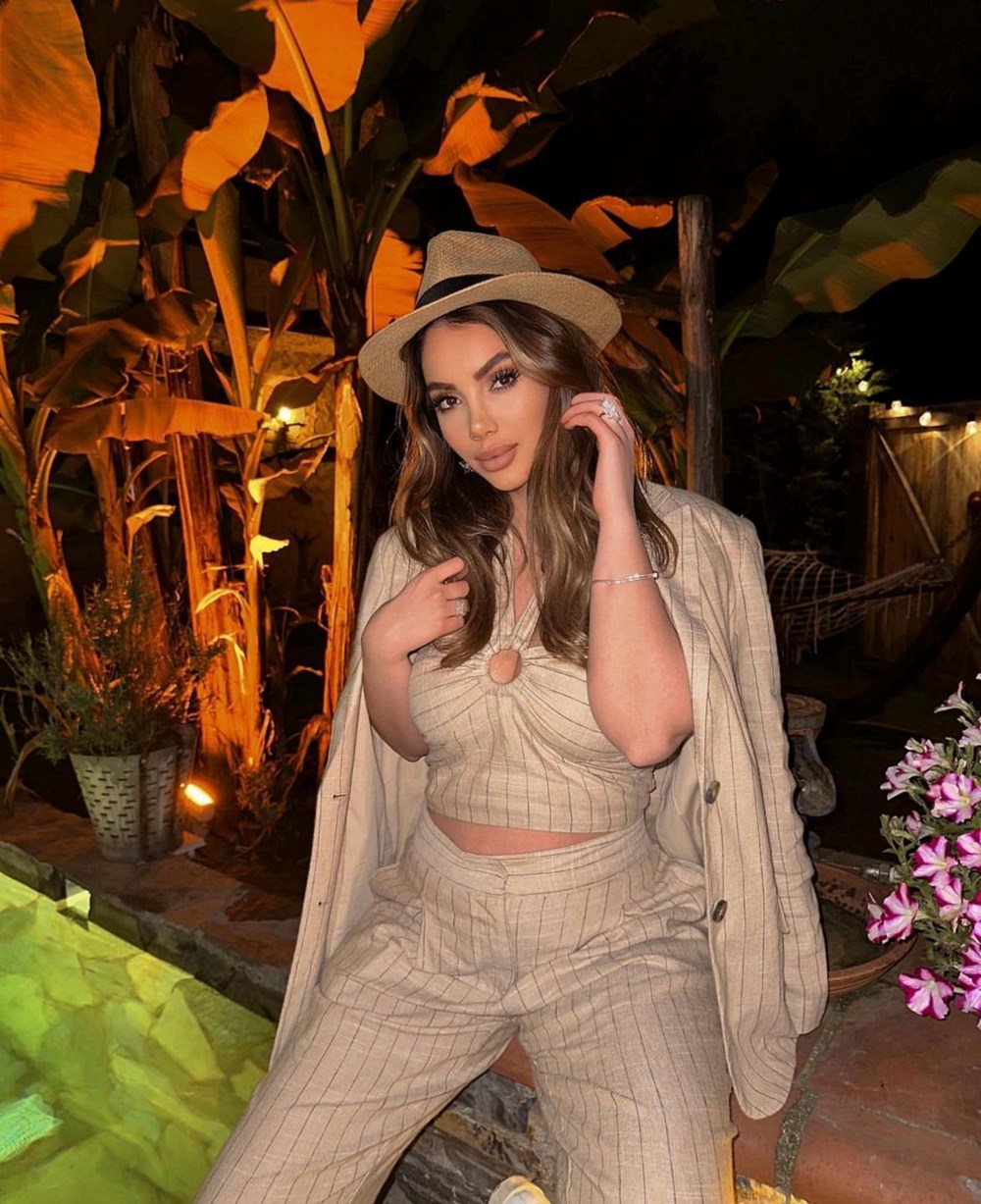 Belinde silahla para saçan sosyal medya fenomeni Aleyna Dalveren gözaltına alındı - 2