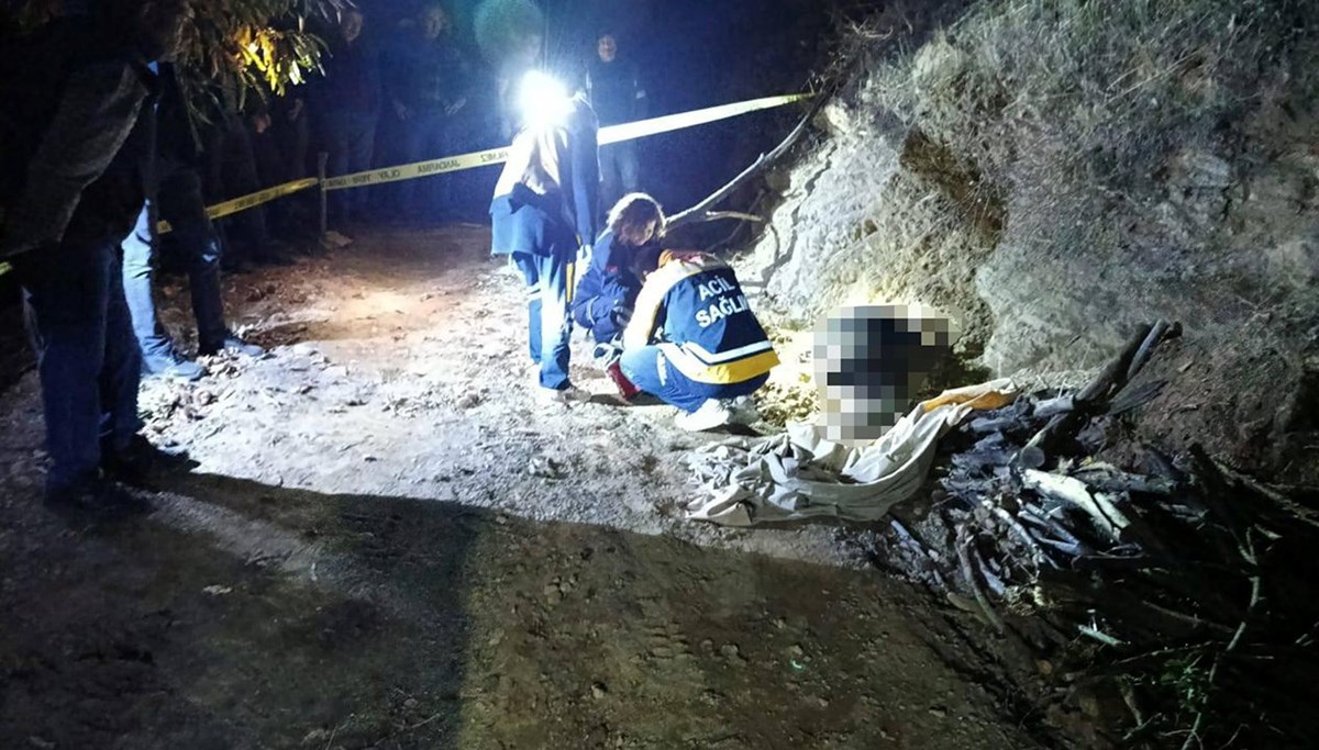 Traktörün yanında ölü bulundu