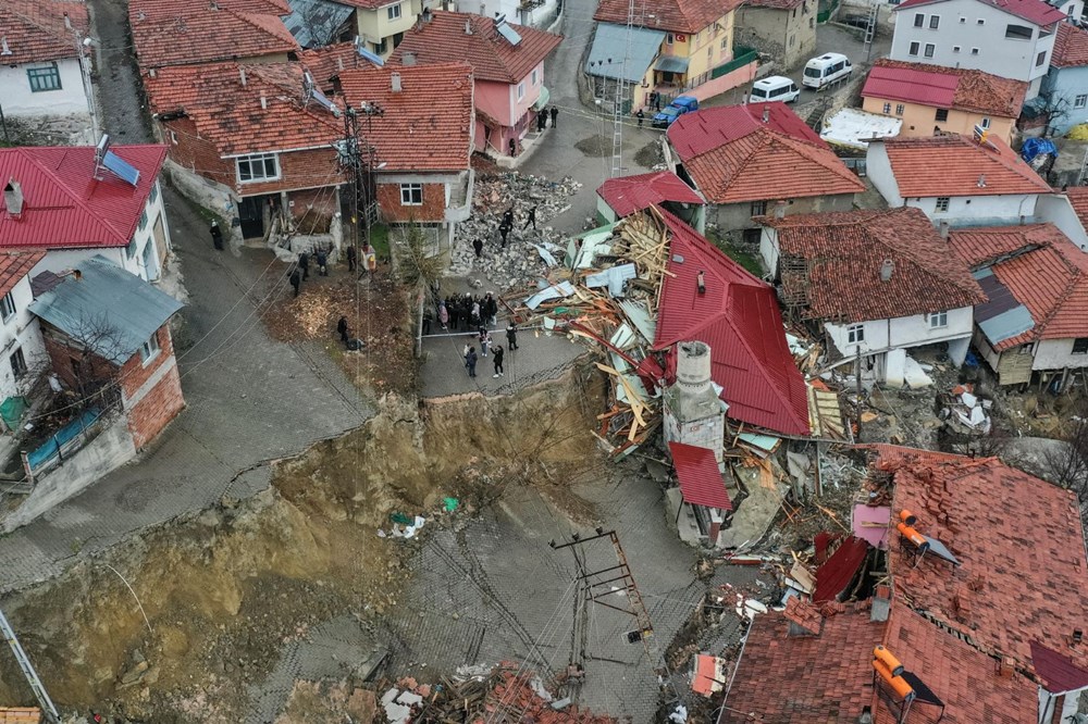 Tokat’ta heyelan köyü ortadan ikiye böldü: Köyün taşınıp taşınmayacağına inceleme sonrası karar verilecek - 4