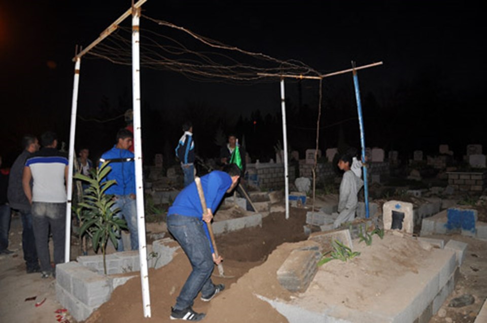 Rüyasına giren babasının mezarını açtı - 2