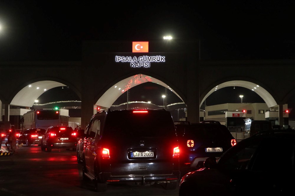 Dönüş yapan gurbetçiler sınır kapılarında yoğunluk oluşturdu - 6