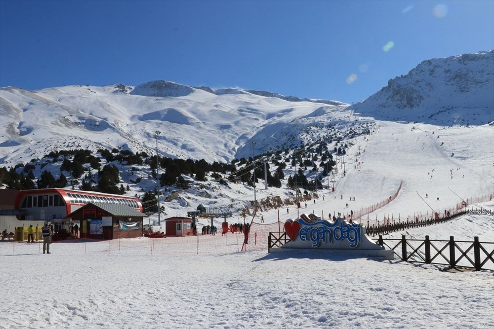 Dinlenmeden pisti tamamlanamayan kayak merkezi: Ergan - 2