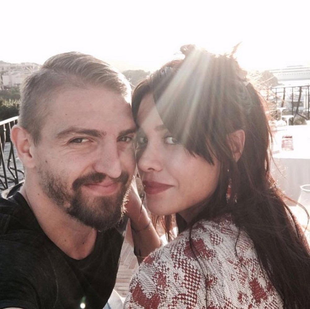 Caner Erkin�den sevgilisi Şükran Ovalı�ya evlilik teklifi Caner Erkin�den sevgilisi Şükran Ovalı�ya evlilik teklifi