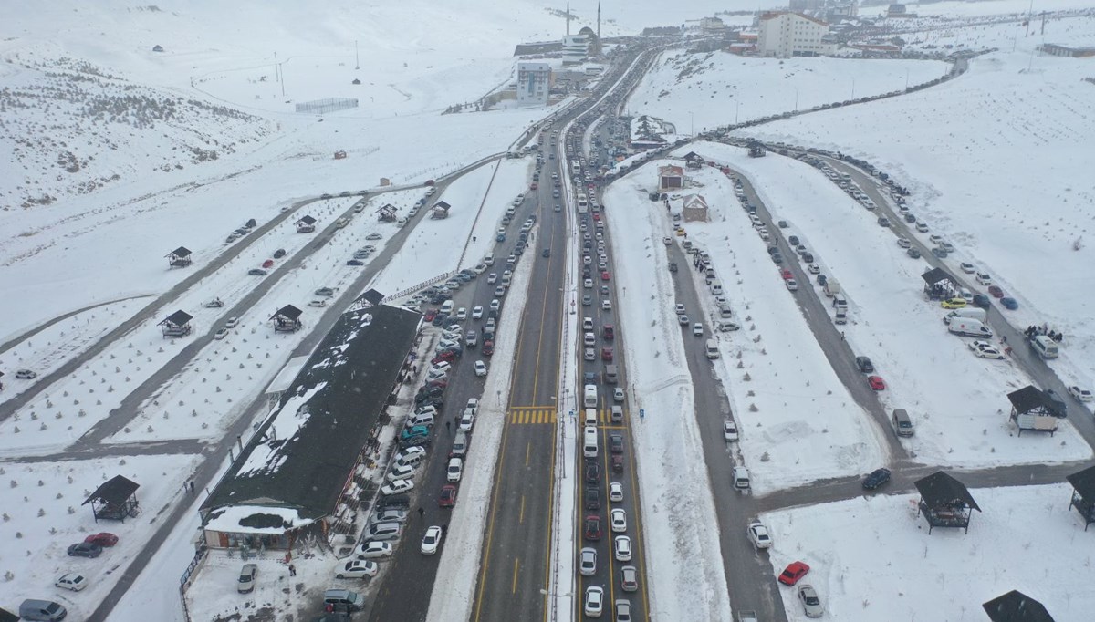 Erciyes Kayak Merkezi hafta sonu 123 bin kişiyi ağırladı Erciyes Kayak Merkezi hafta sonu 123 bin kişiyi ağırladı